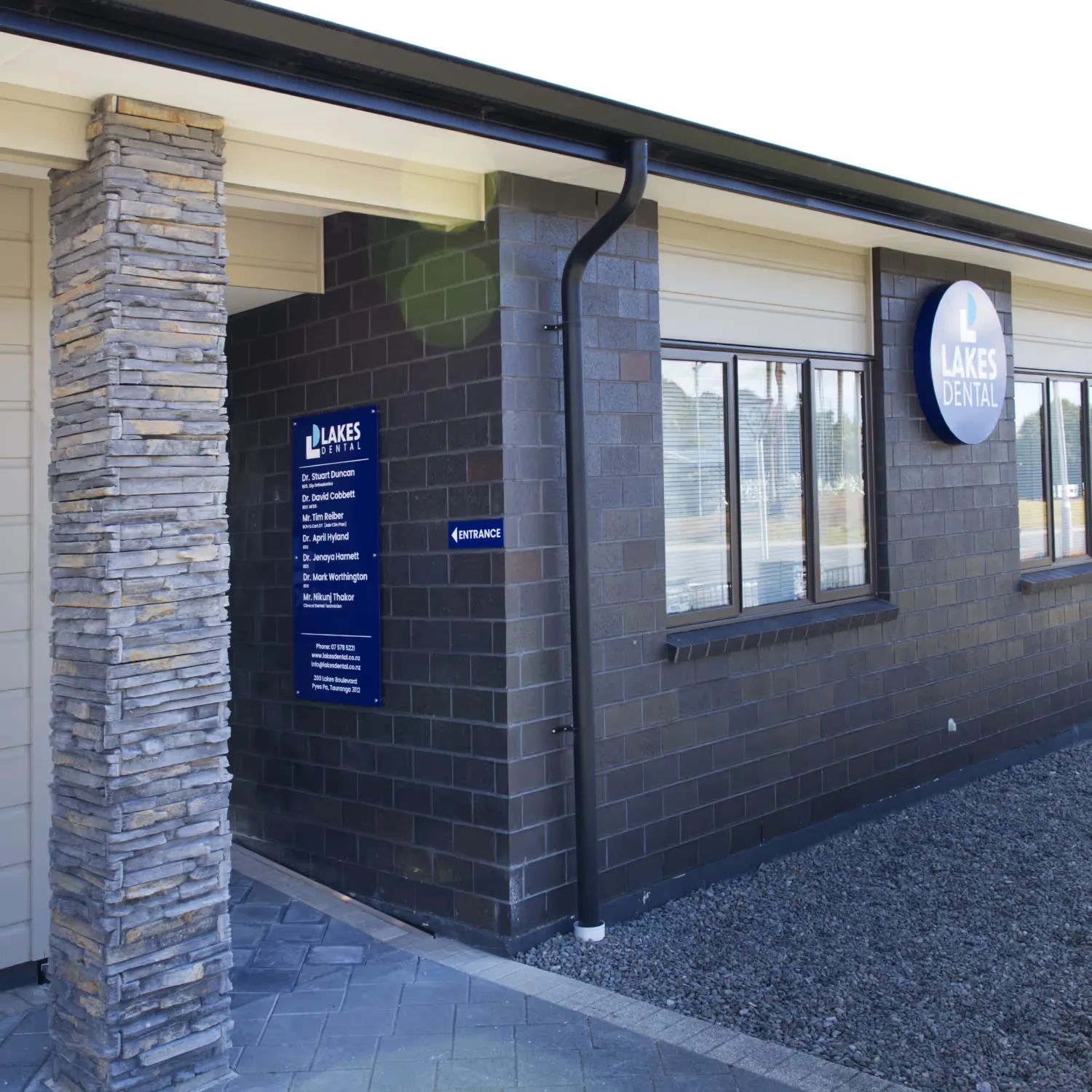 Lakes Dental Entrance