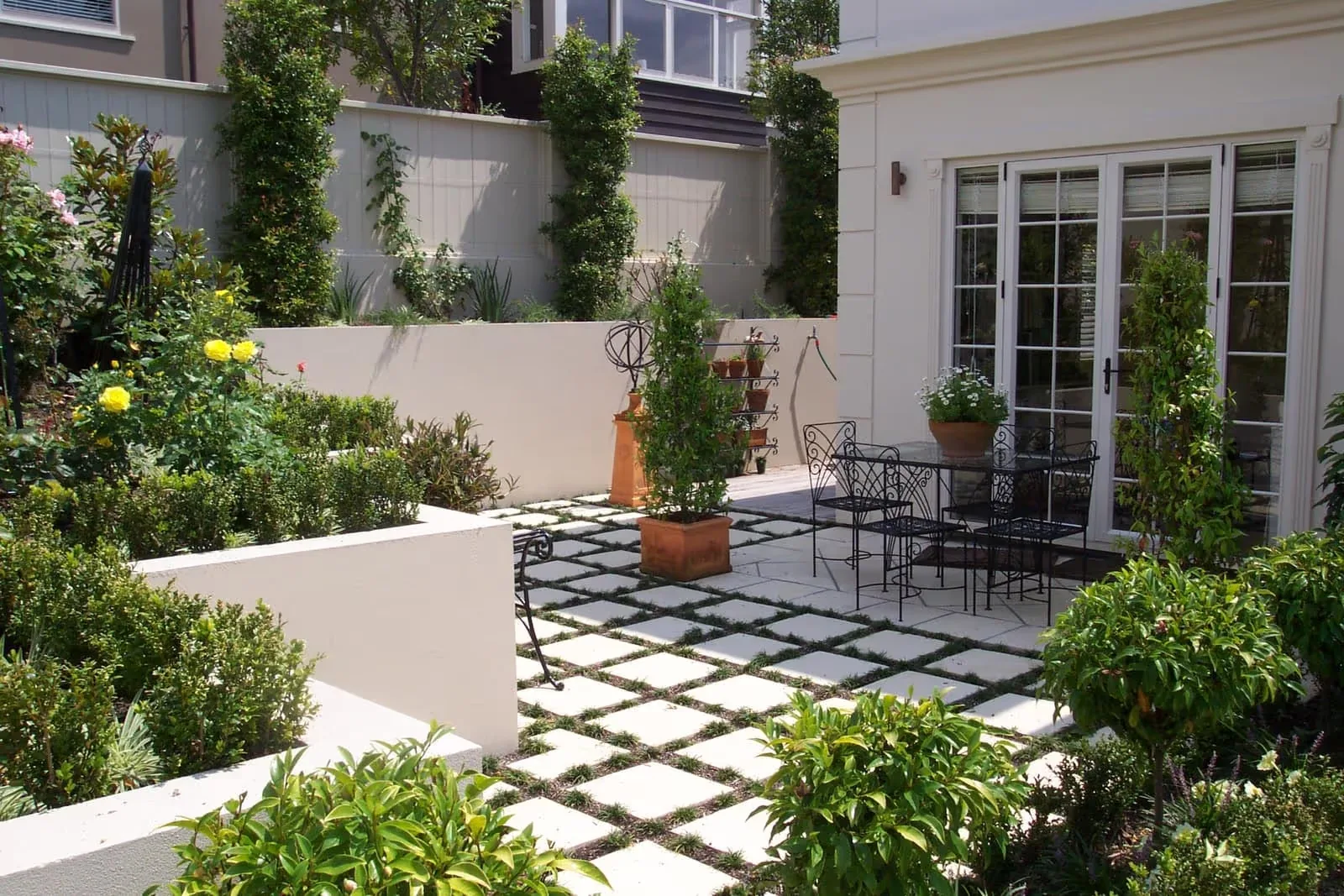 Slatecrete Light sandstone paved area 26 p