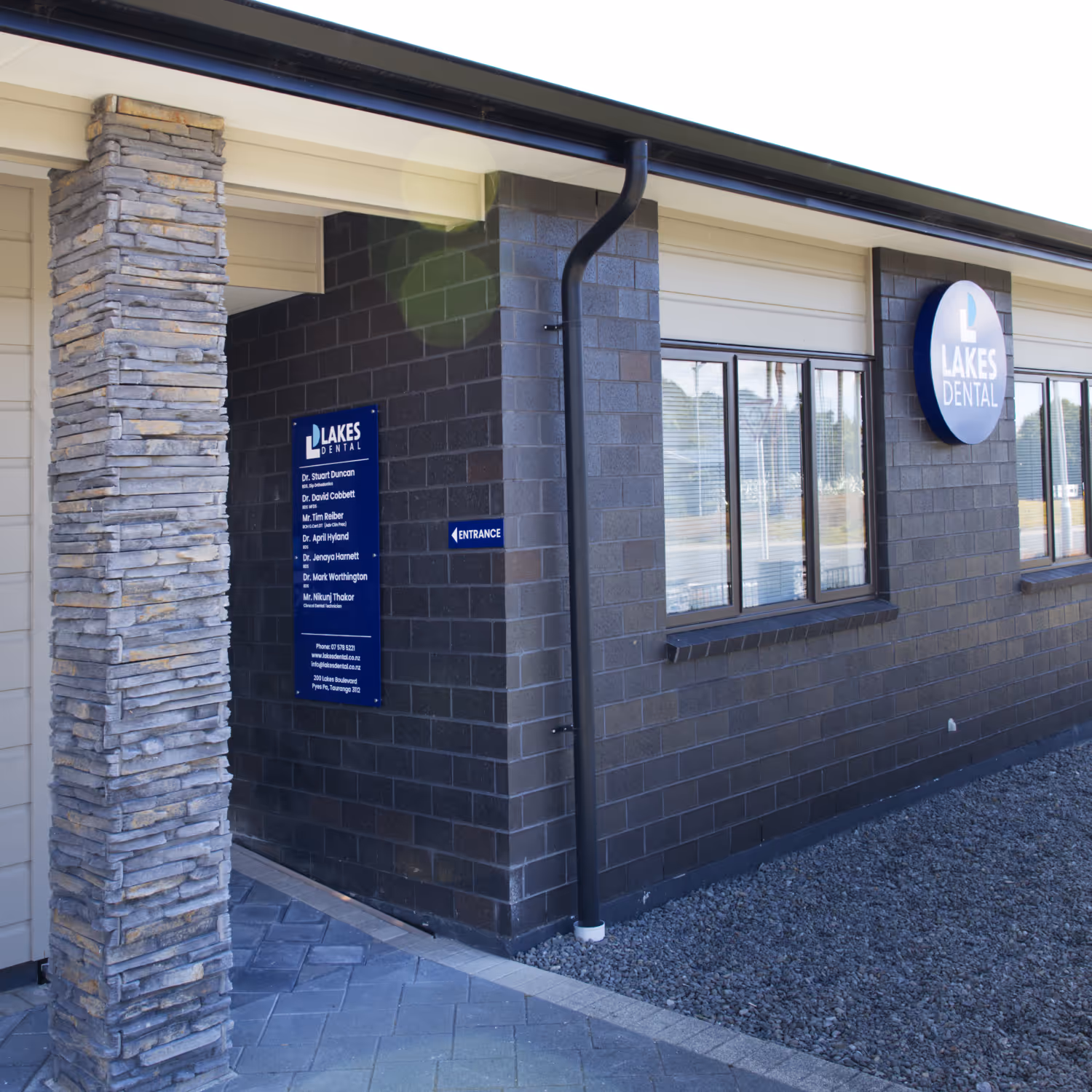 Lakes Dental Entrance