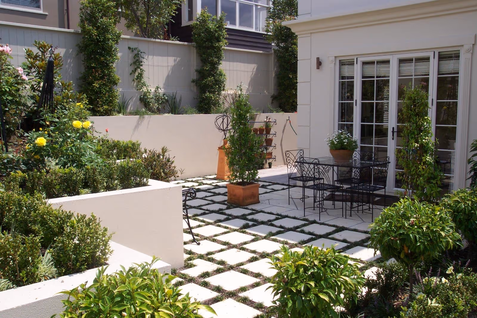 Slatecrete Light sandstone paved area 26 p