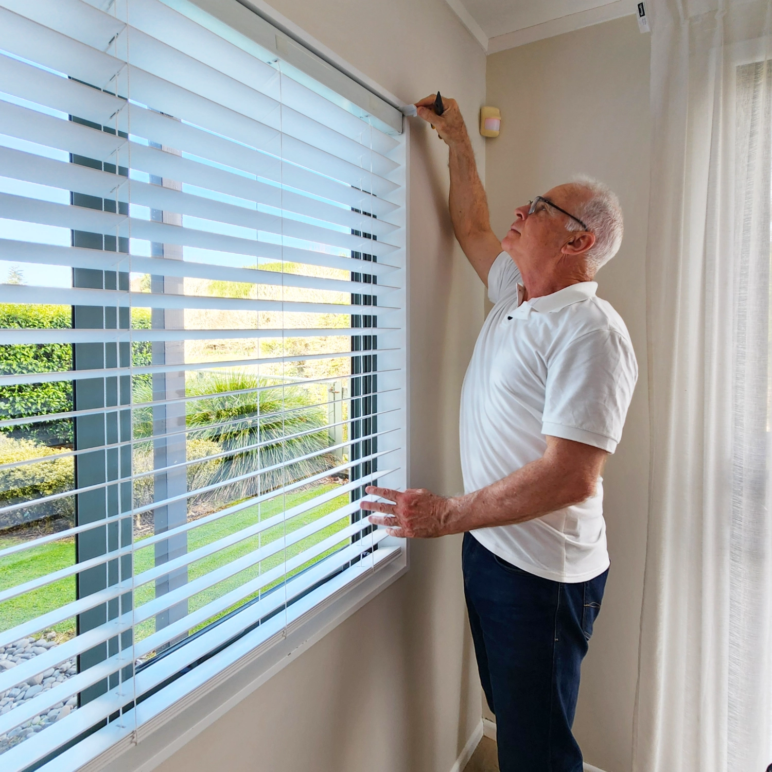 Western Bay Blinds consultation and installation image